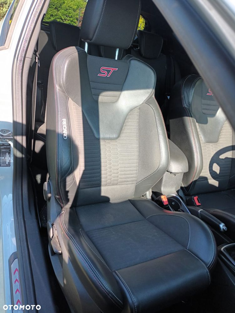 Ford Fiesta ST200 - 12