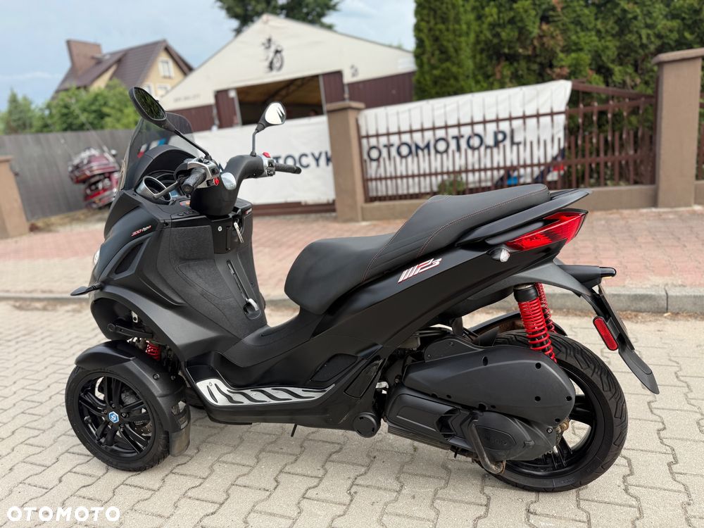 Piaggio MP-3 - 17