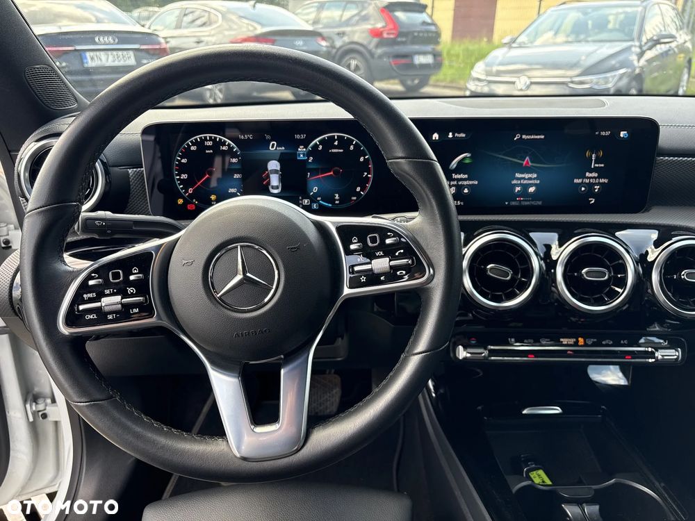 Mercedes-Benz CLA 200 7G-DCT - 15