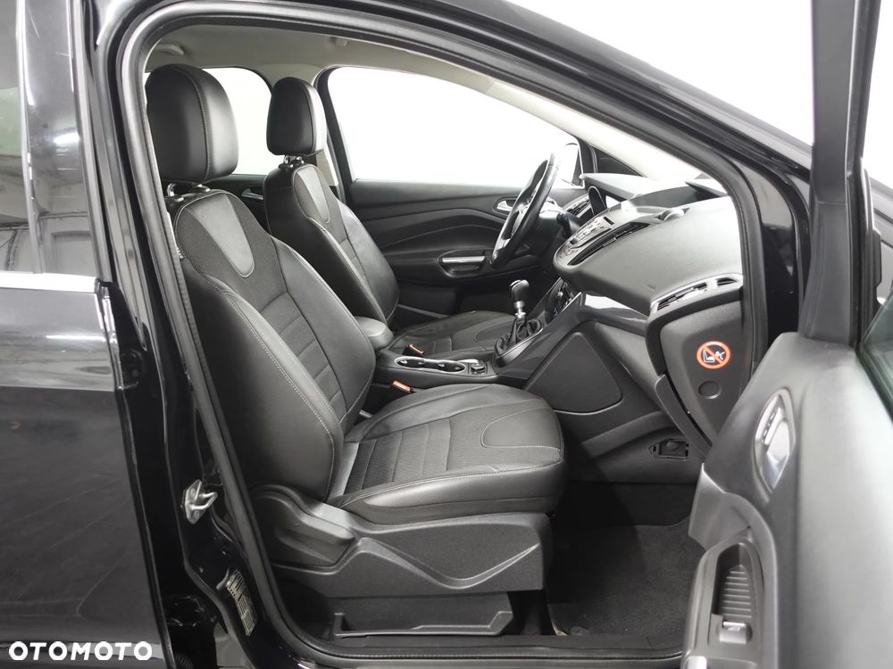 Ford Kuga 2.0 TDCi 4WD Titanium - 24