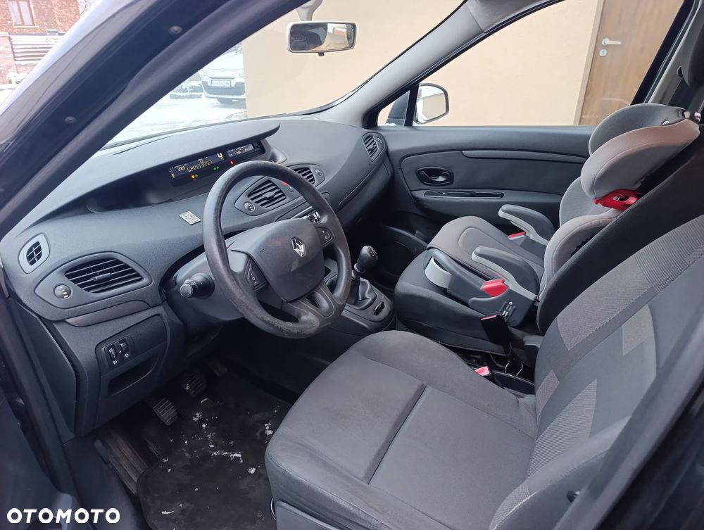 Renault Scenic - 1