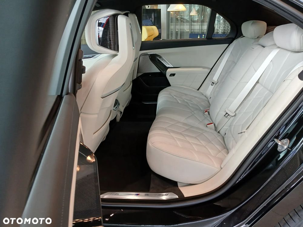 BMW Seria 7 740d xDrive mHEV sport - 35
