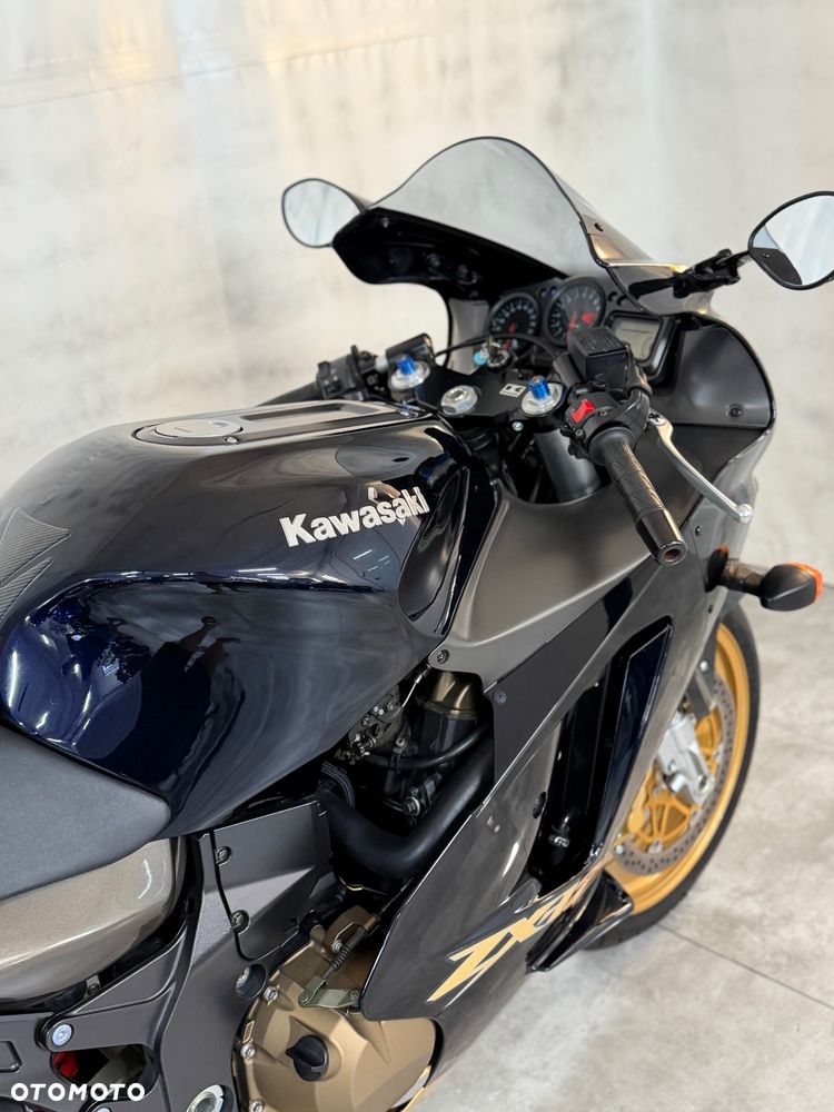 Kawasaki ZXR - 23