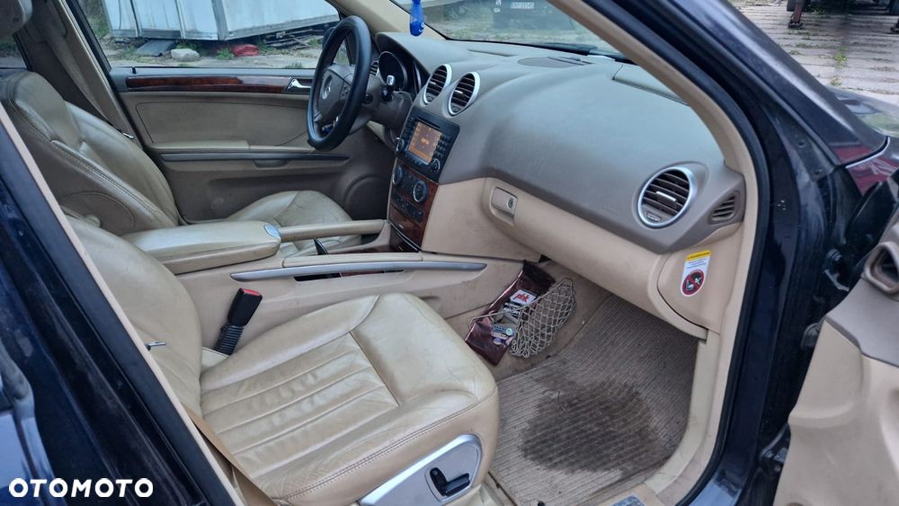 Mercedes-Benz ML - 23