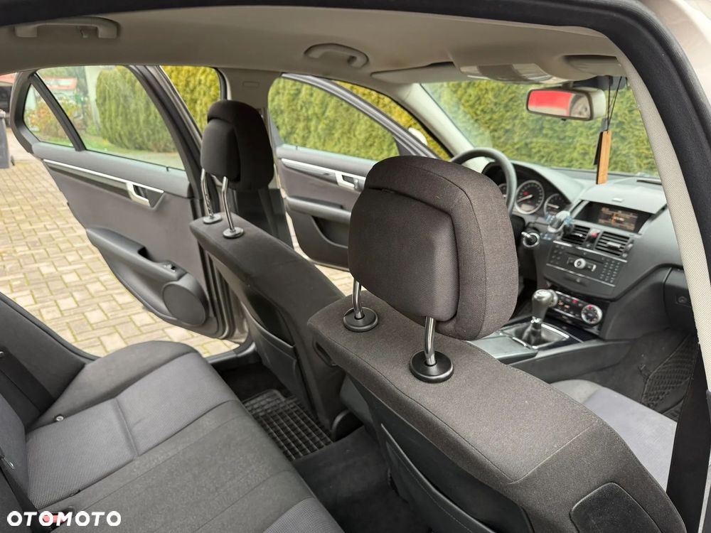 Mercedes-Benz Klasa C 180 Kompressor - 31