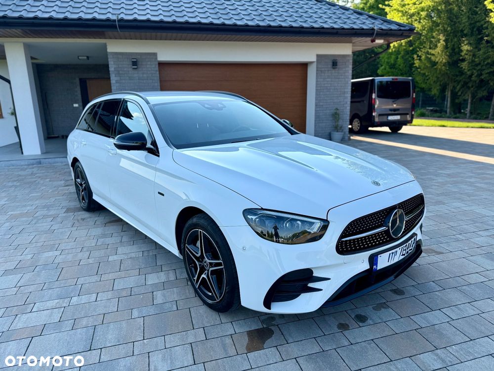 Mercedes-Benz Klasa E 300 de AMG - 14
