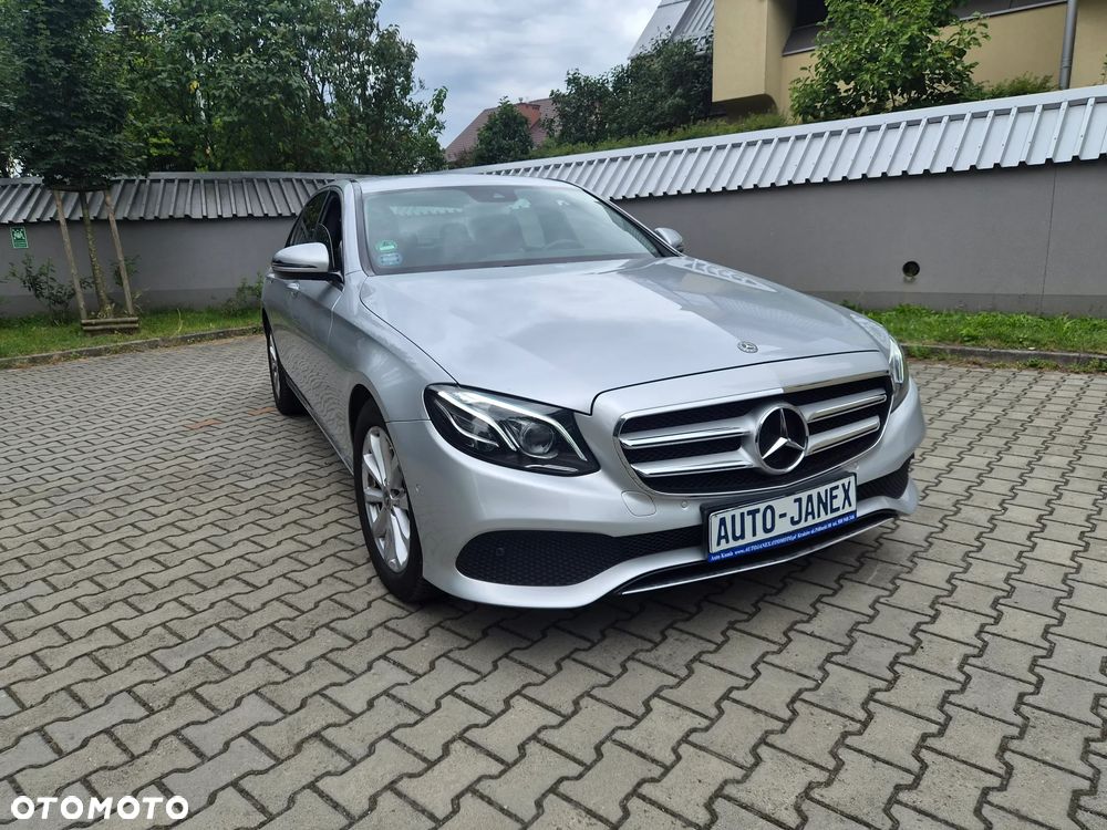 Mercedes-Benz Klasa E 200 4Matic 9G-TRONIC Avantgarde - 3