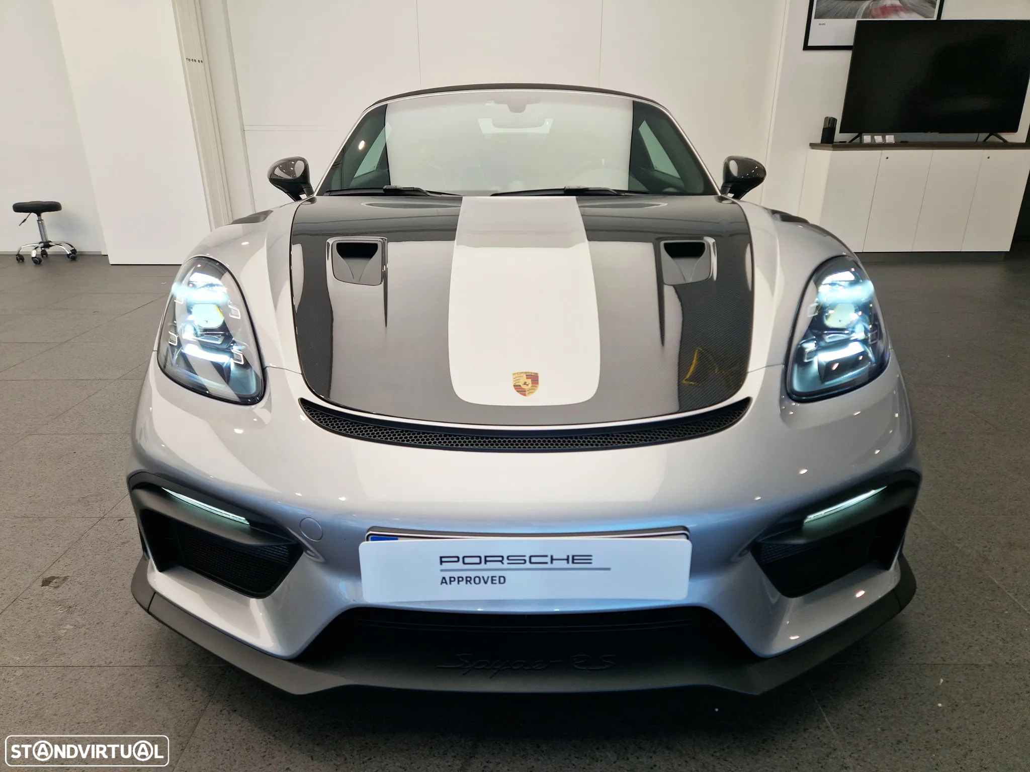 Porsche 718 Spyder RS - 15
