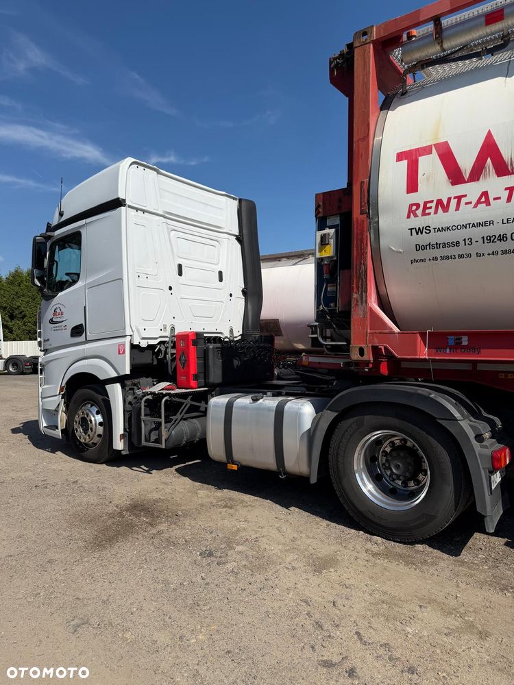 Mercedes-Benz Actros - 2