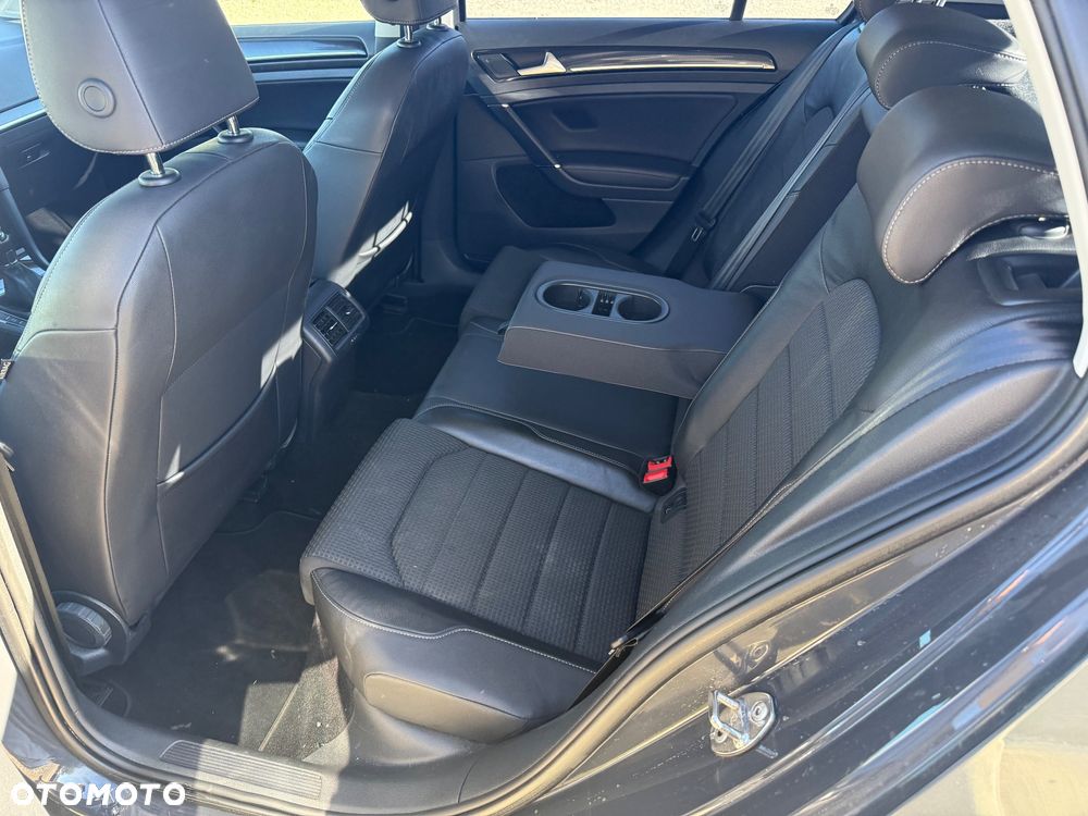 Volkswagen Golf - 17