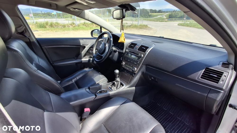 Toyota Avensis 2.2 D-4D Business Edition - 7