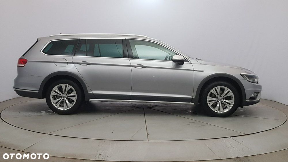 Volkswagen Passat Alltrack - 8