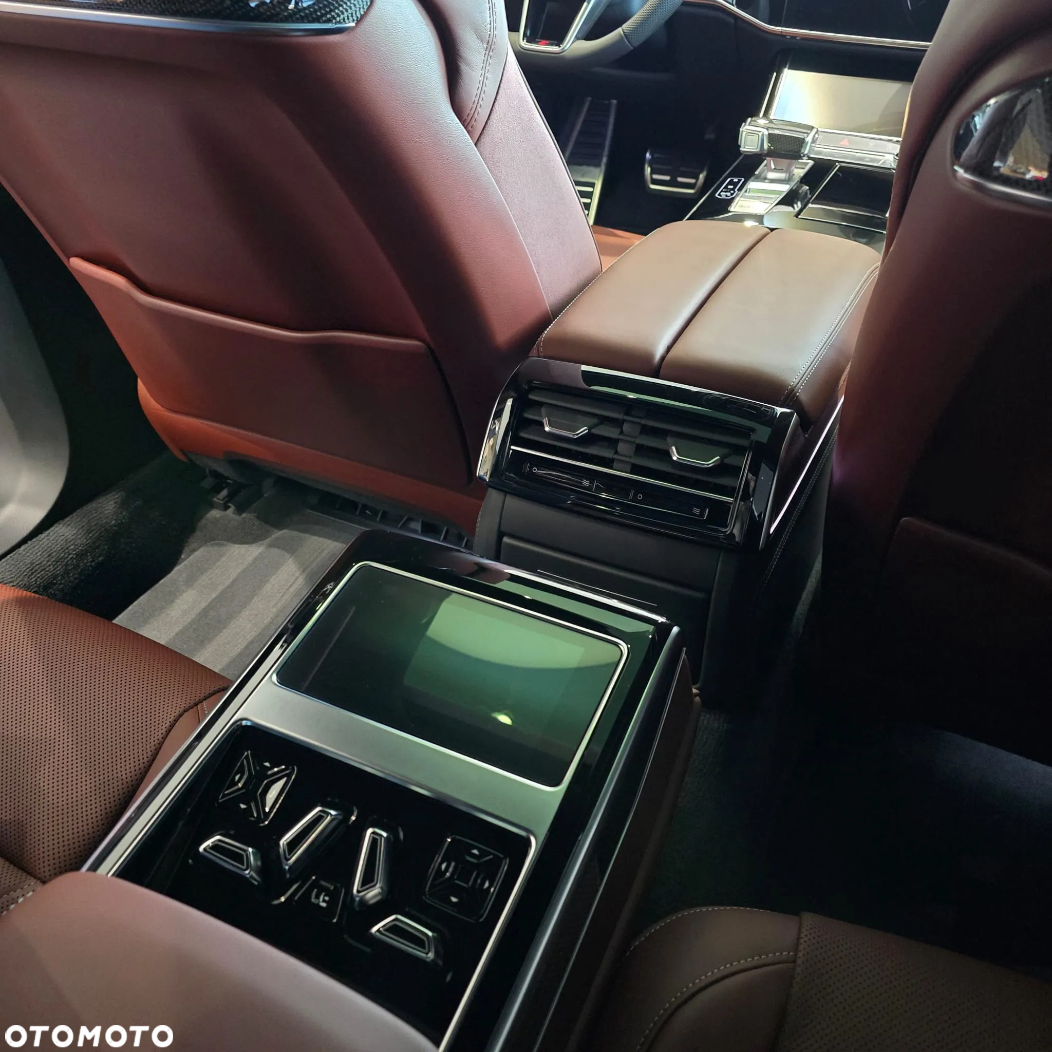 Audi S8 - 9