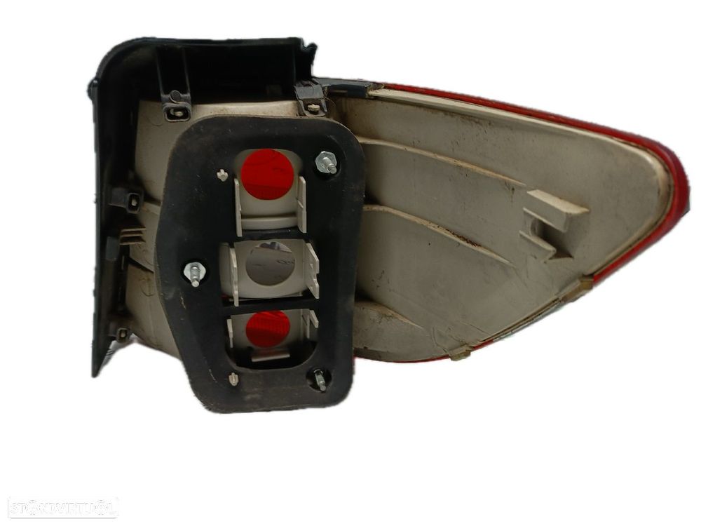 Farolim Esq Mercedes-Benz B-Class (W245) - 2