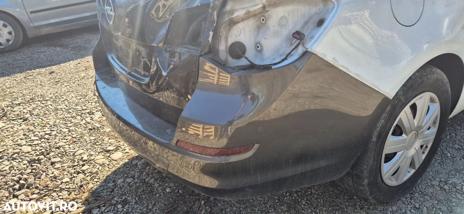 Bara spoiler spate Opel Astra J D35 2012 - 1