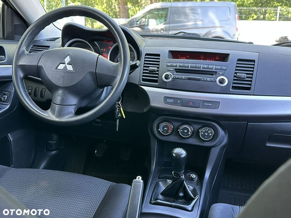 Mitsubishi Lancer - 16