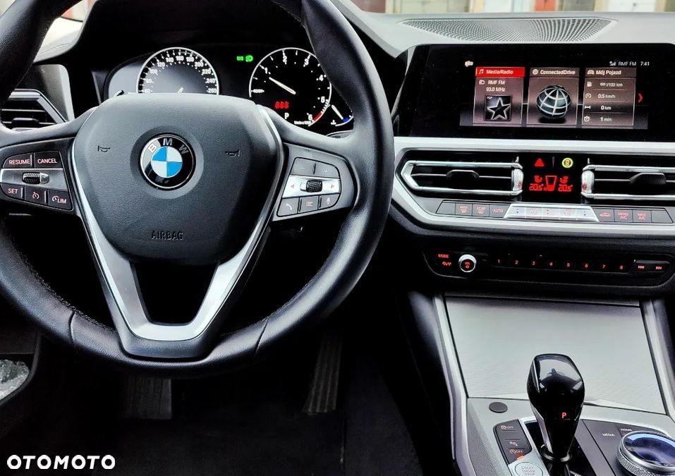 BMW Seria 3 318d Sport Line - 11