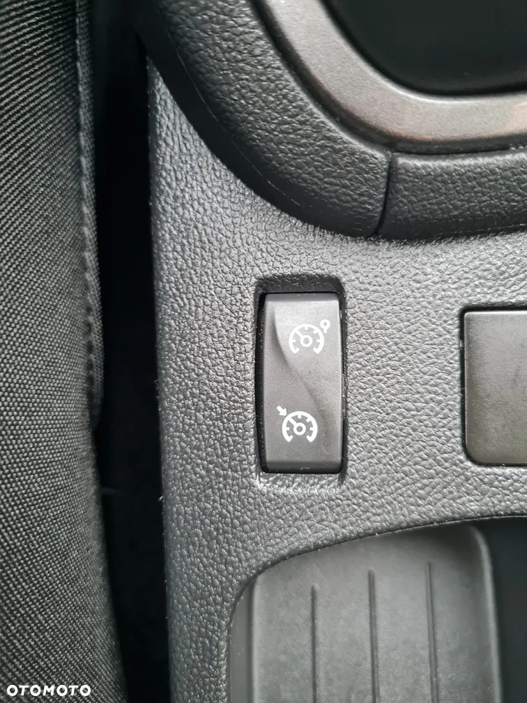 Renault Clio ENERGY TCe 120 LIMITED - 26