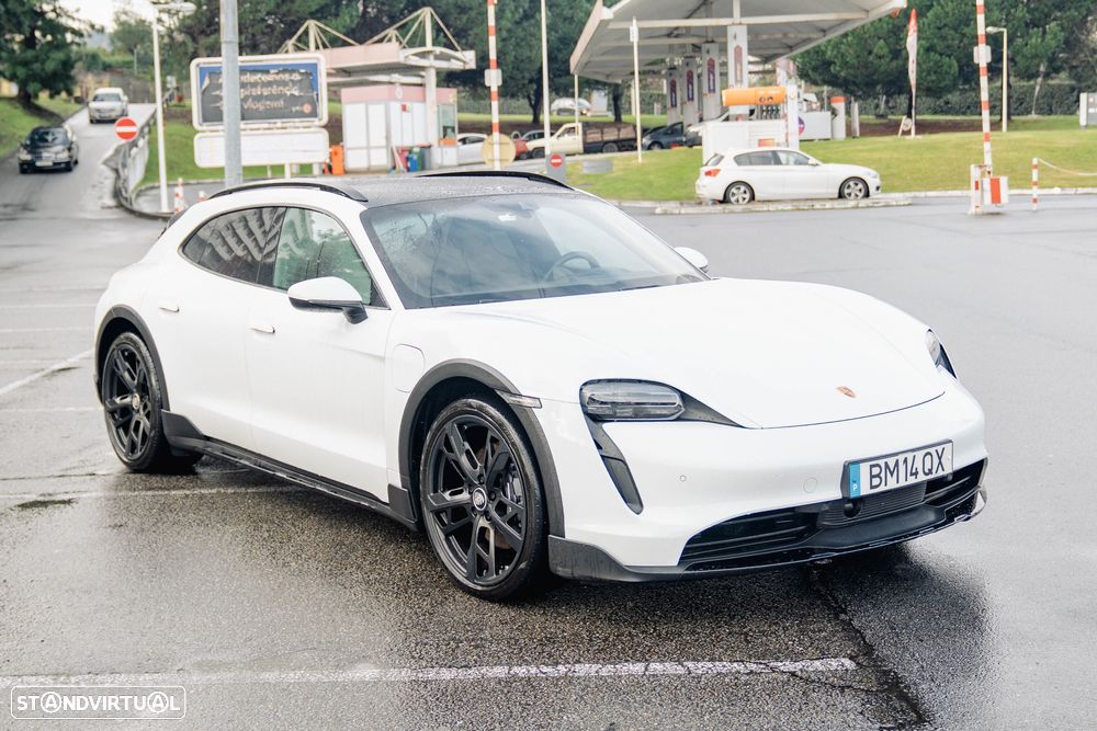 Porsche Taycan Cross Turismo 4 - 8