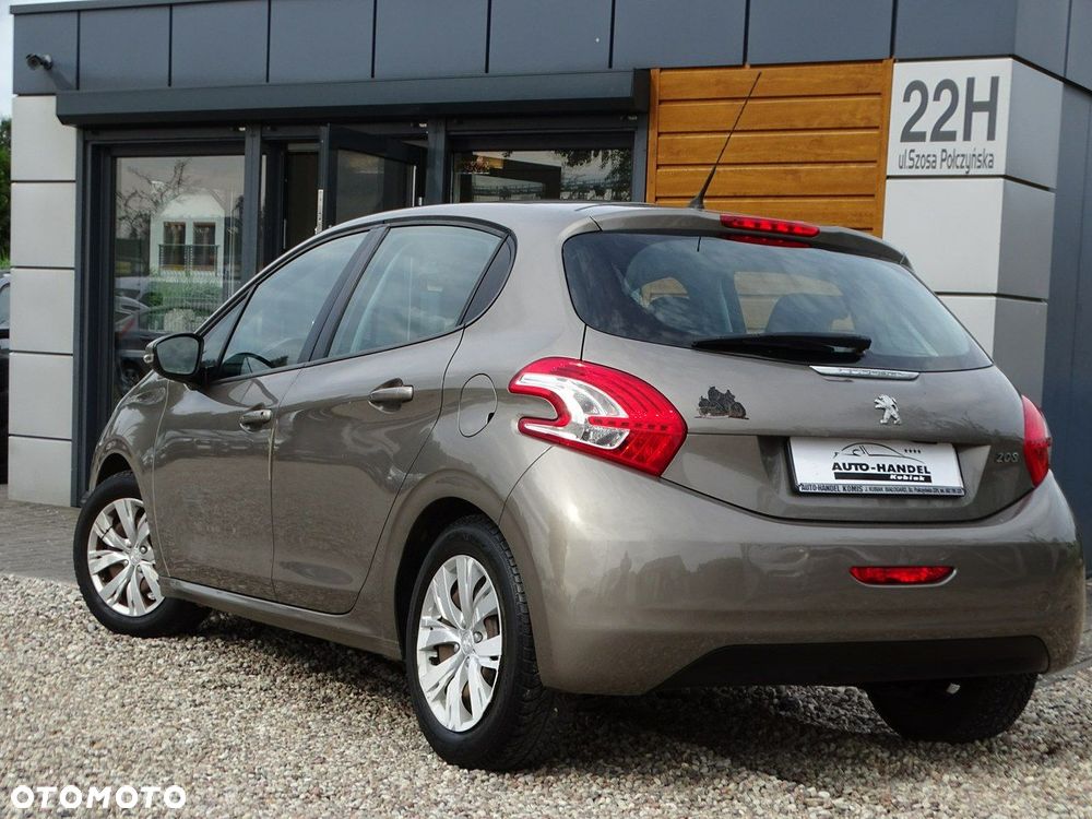 Peugeot 208 - 5