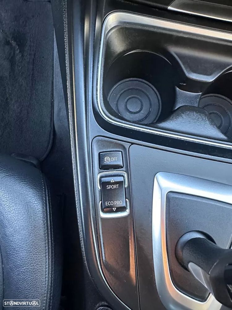 BMW 318 d Aut. Sport Line - 35