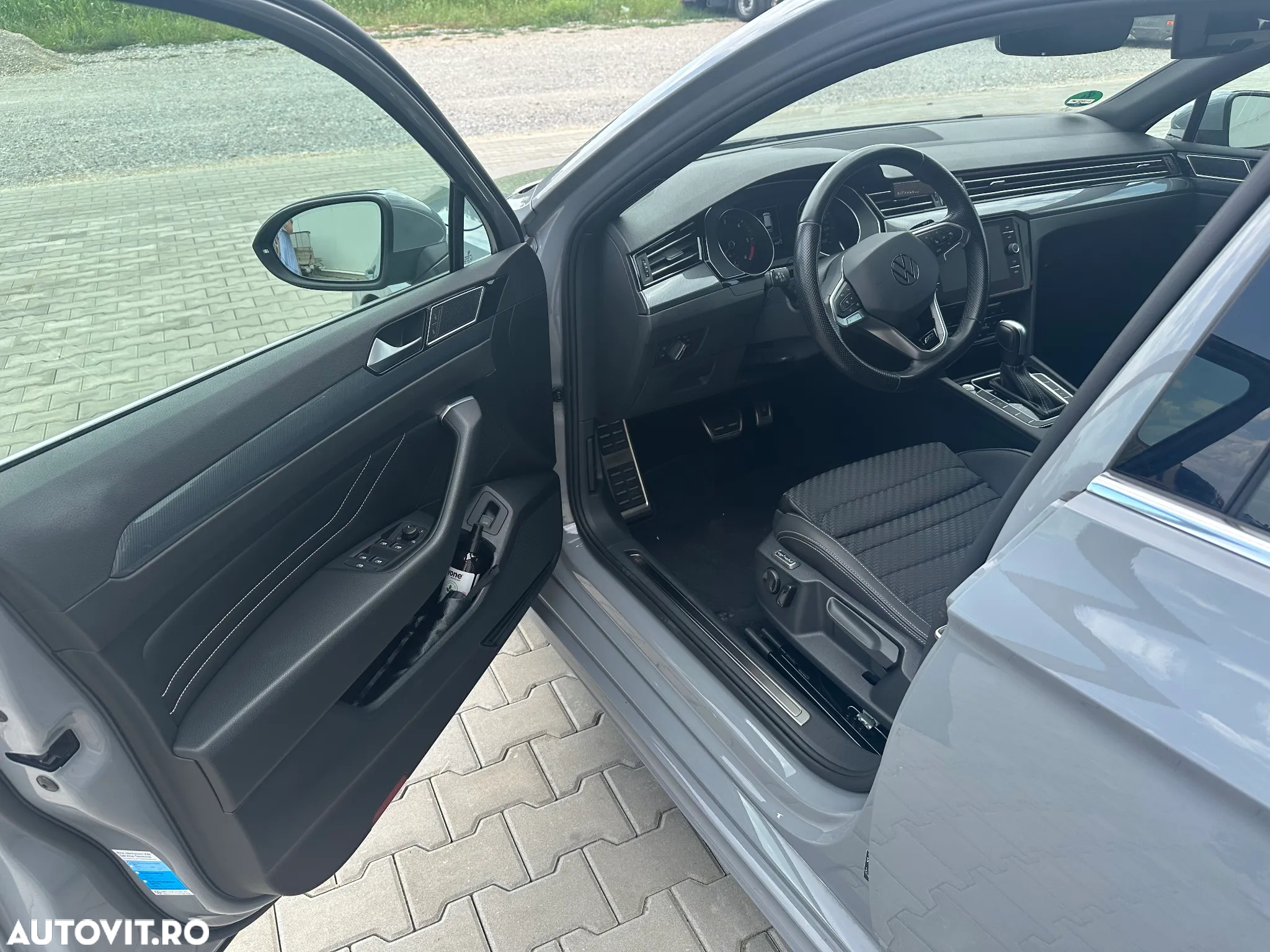 Volkswagen Passat 2.0 TDI SCR DSG - 12