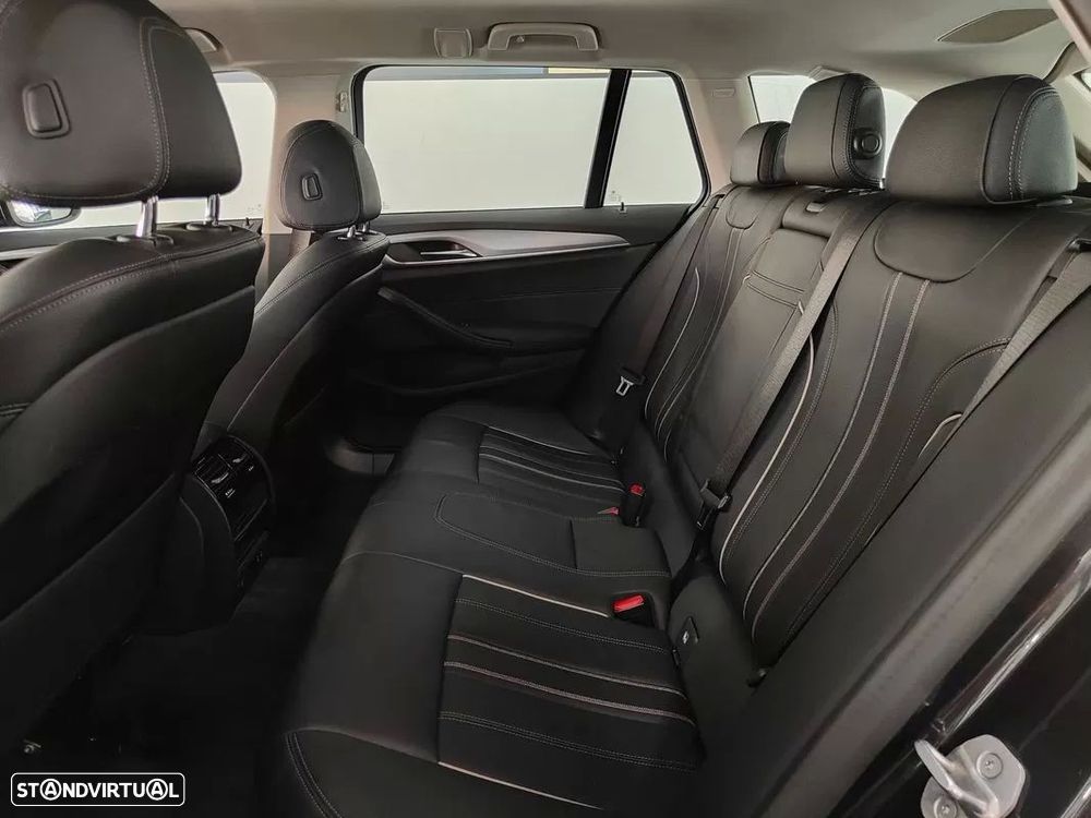 BMW 520 e Line Luxury - 38