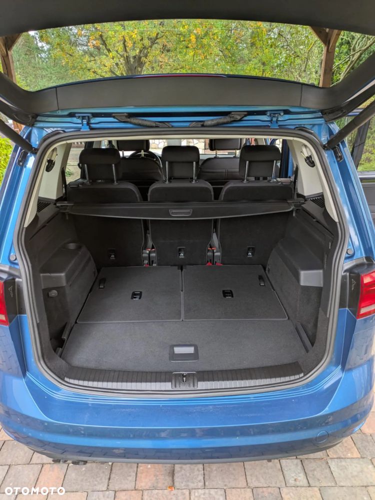 Volkswagen Touran - 17