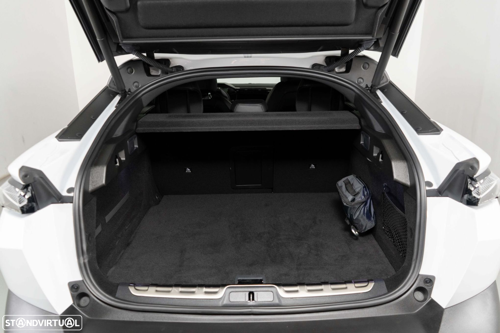 Peugeot 408 1.6 Hybrid GT e-EAT8 - 11