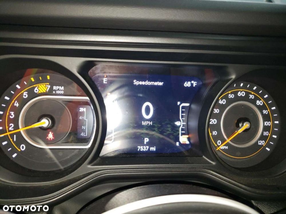 Jeep Wrangler - 11