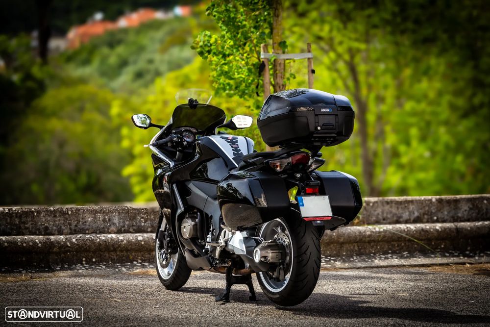 Honda VFR 1200F - 2