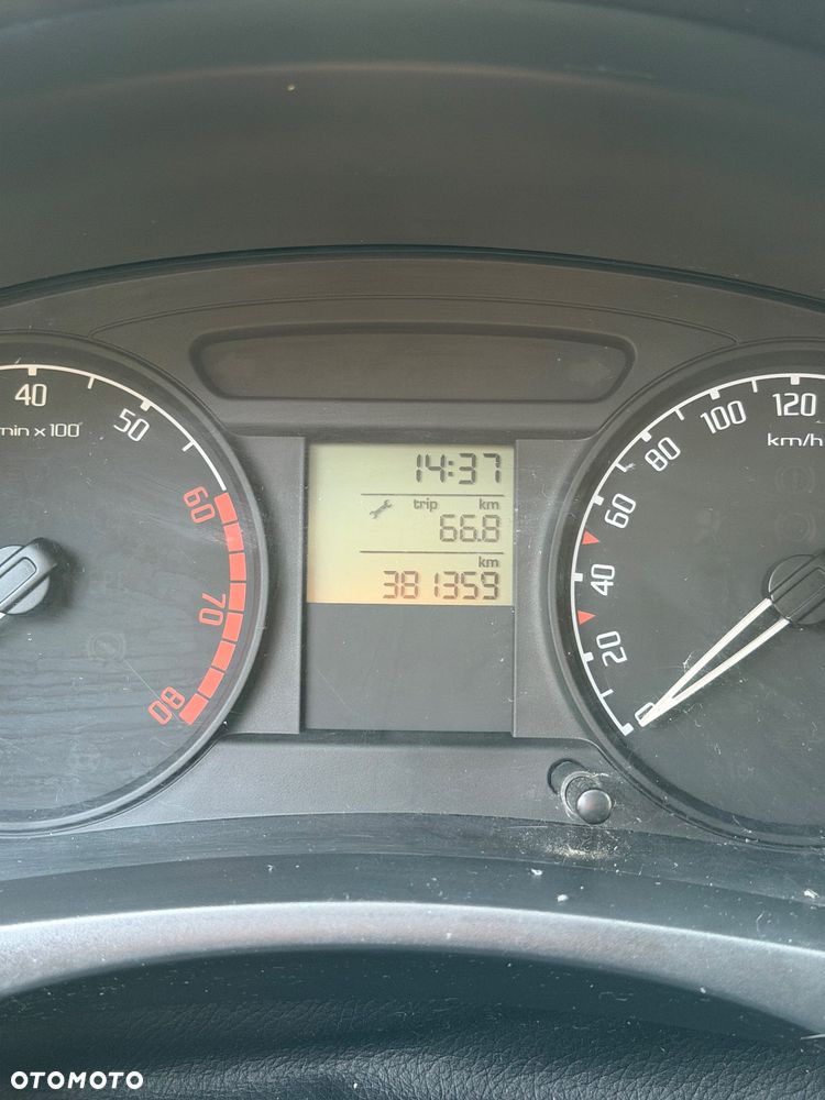 Skoda Fabia 1.4 16V Style - 12
