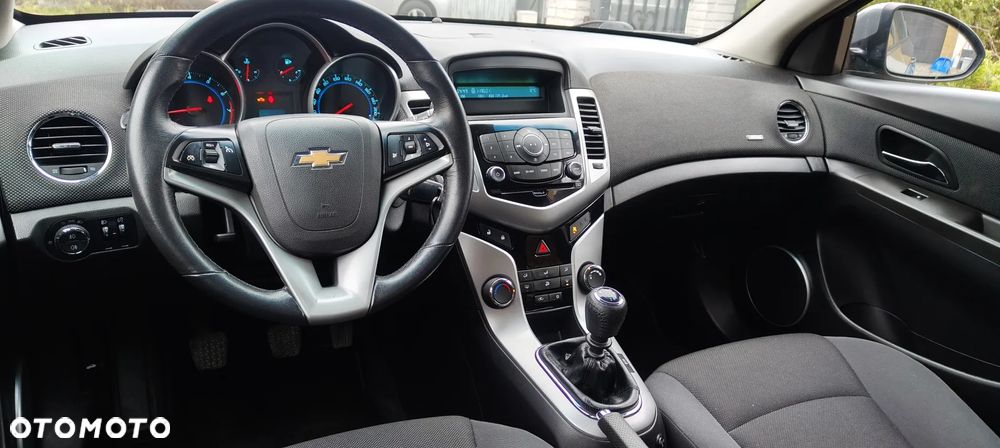 Chevrolet Cruze 1.8 LT - 21
