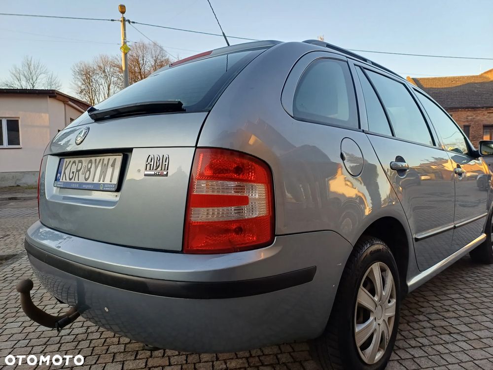 Skoda Fabia 1.2 HTP Style Edition - 4