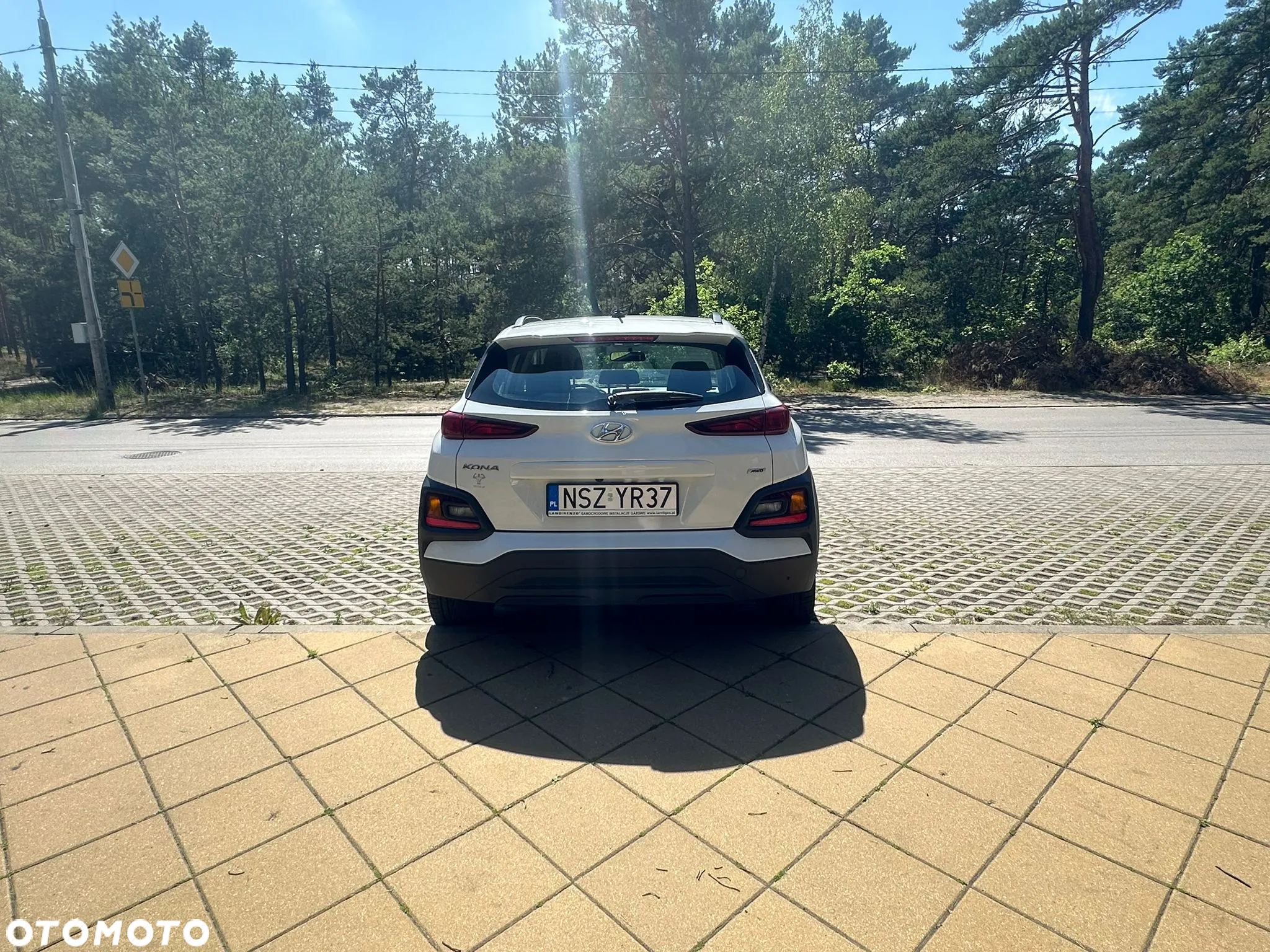 Hyundai Kona - 32