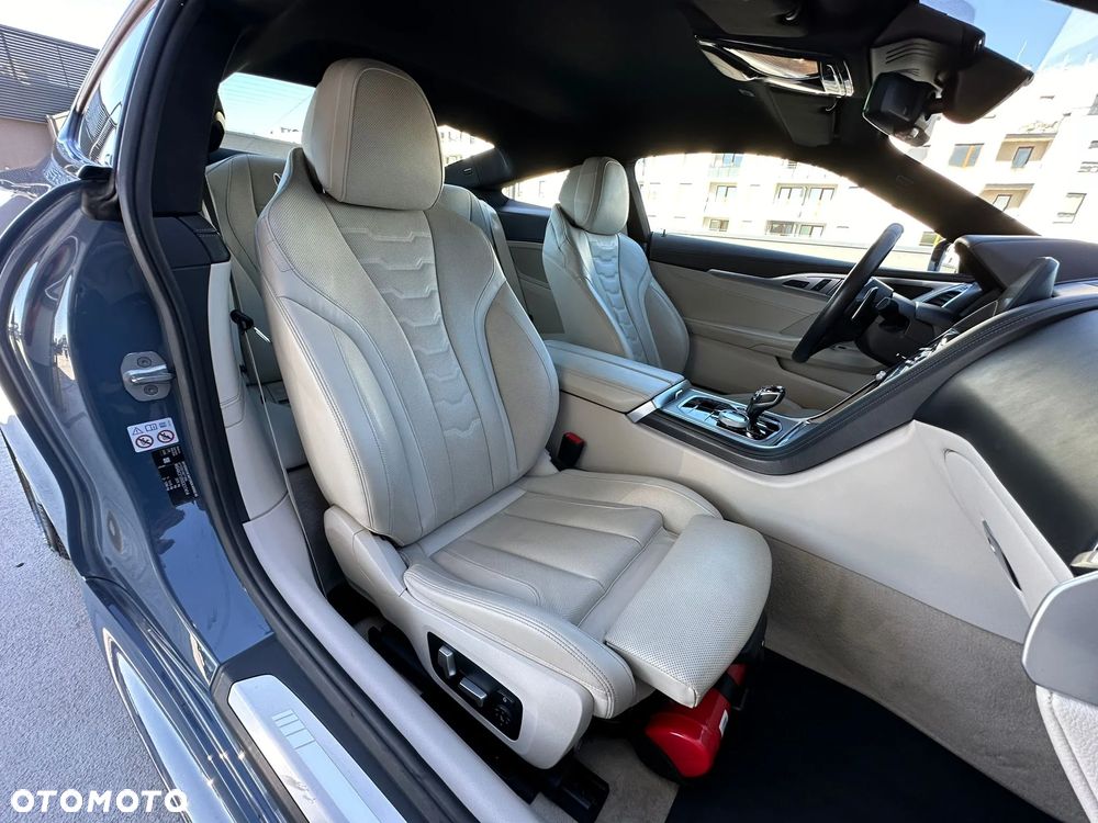 BMW Seria 8 - 35