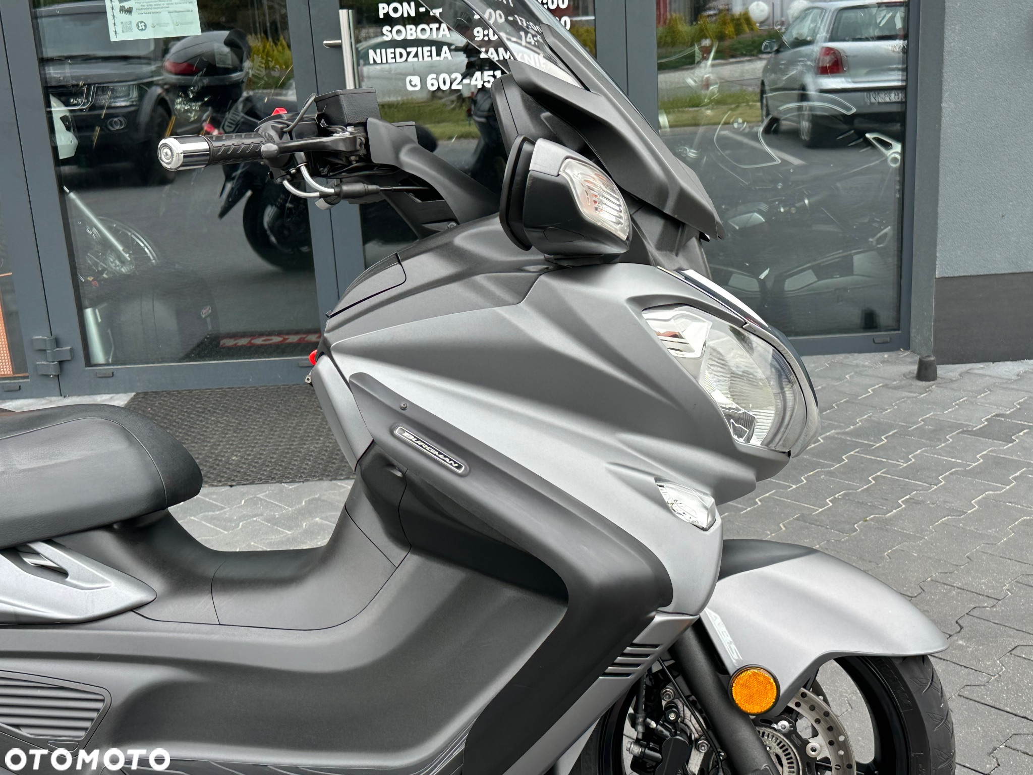 Suzuki Burgman - 11
