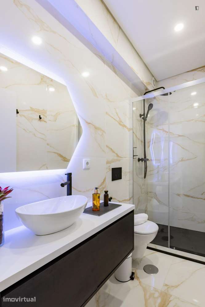 Apartamento com 1 quartos - localizado em Ramalde Porto - Grande imagem: 2/27