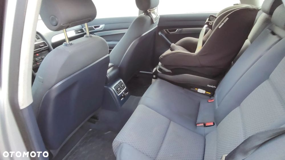 Audi A6 Avant 2.4 - 13