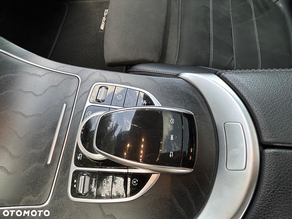 Mercedes-Benz Klasa C 300 9G-TRONIC - 13