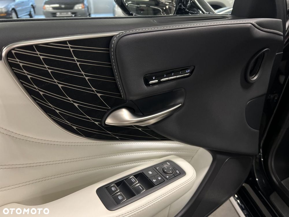 Lexus LS 500h Omotenashi AWD - 27