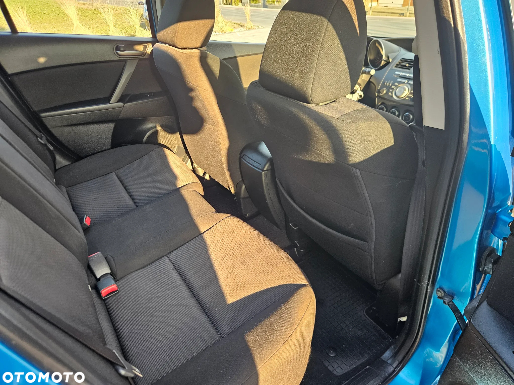 Mazda 3 1.6 Active + - 17