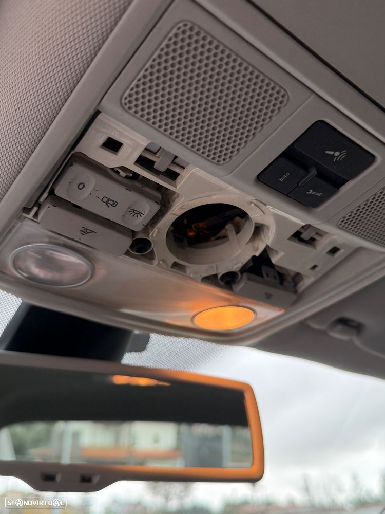 VW Passat 2.0 TDI Highline - 14