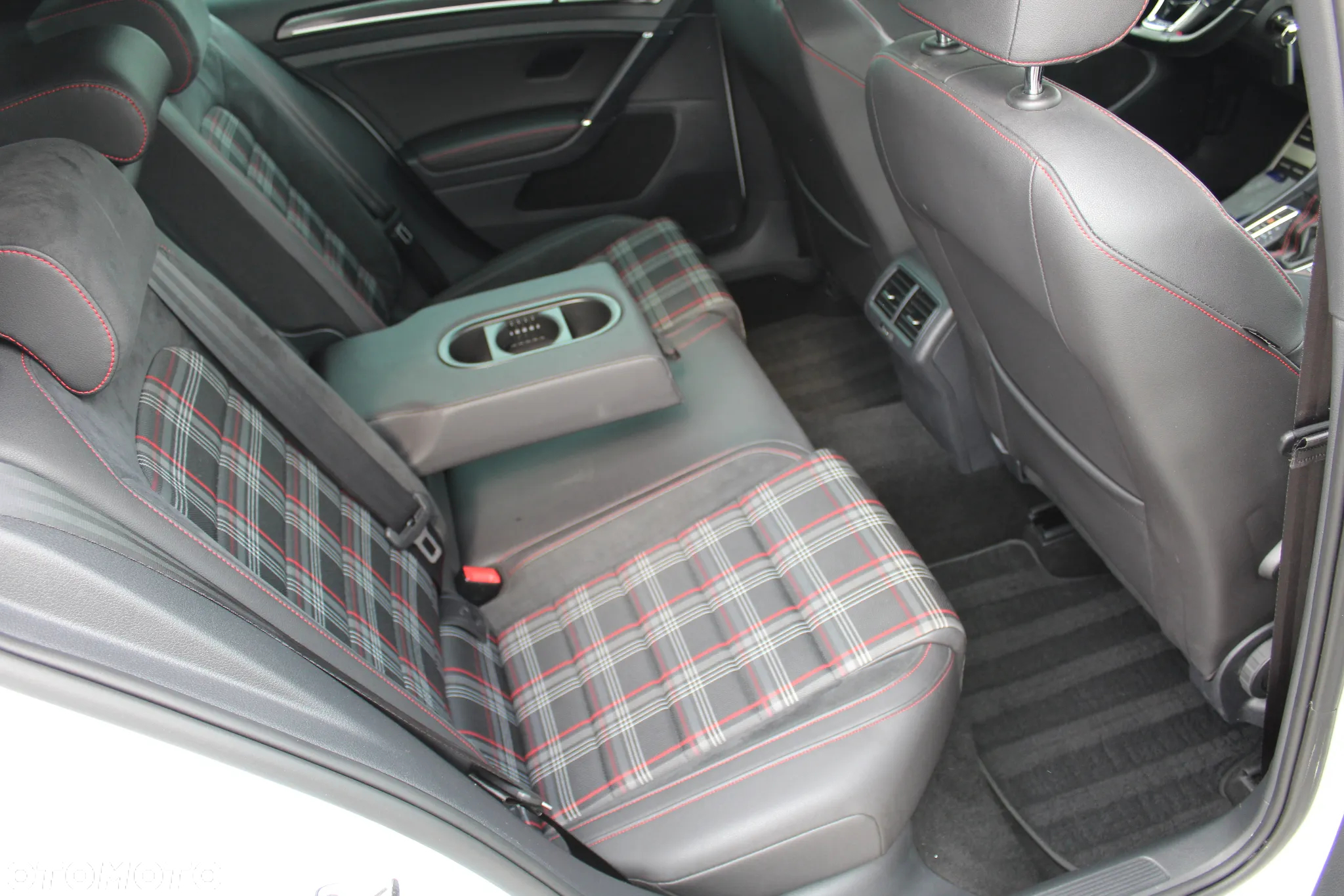 Volkswagen Golf VII 2.0 TSI BMT GTI DSG - 21