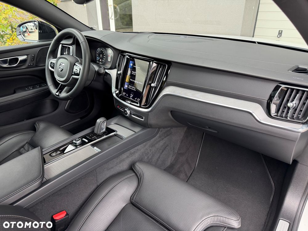 Volvo S60 B5 B Ultimate Dark - 16