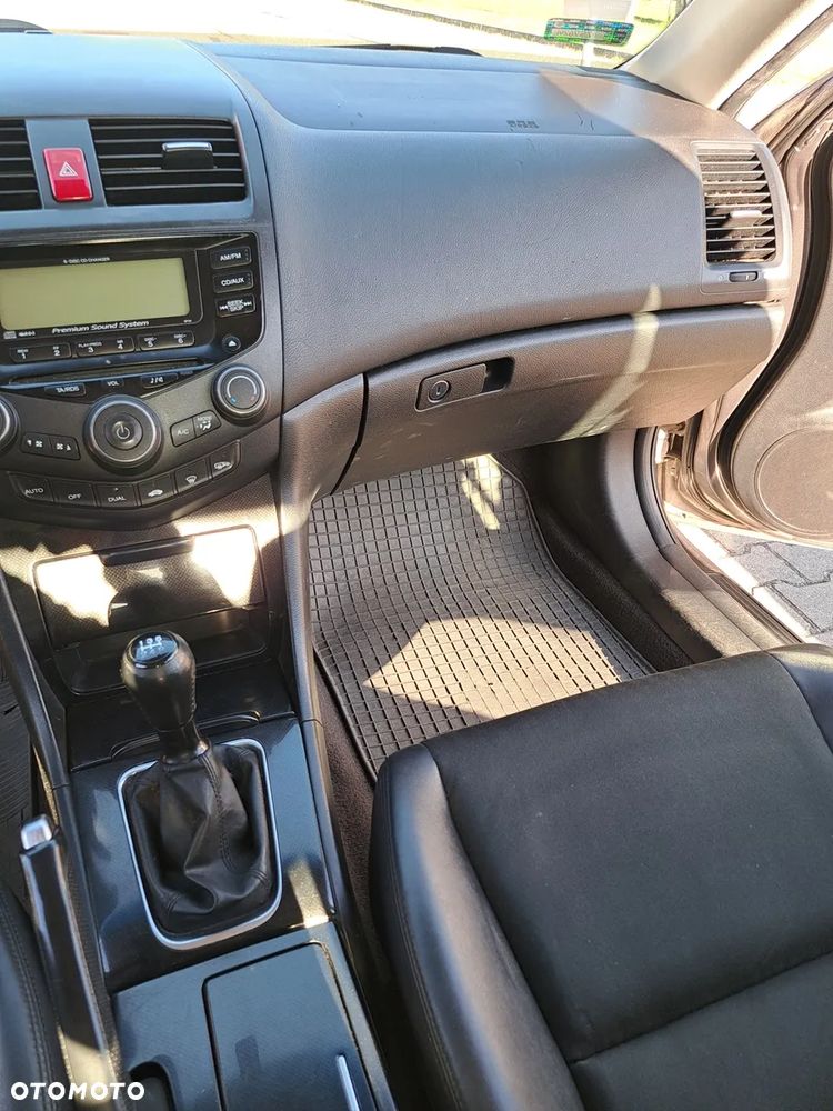 Honda Accord 2.0 Sport - 35