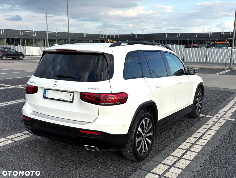 Mercedes-Benz GLB 200 d 4-Matic 8G-DCT - 3