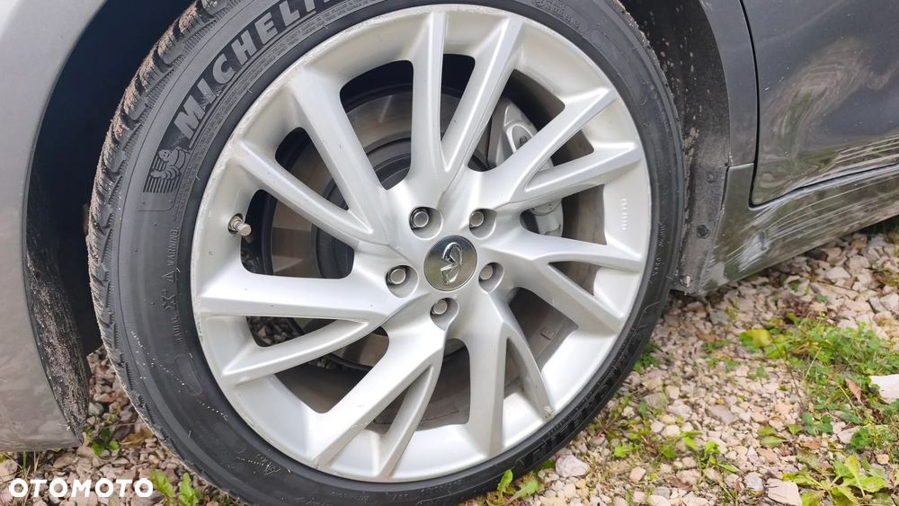 Infiniti Q50 AWD - 2