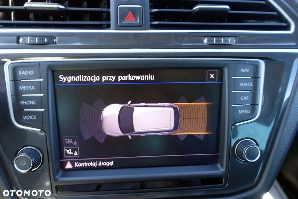 Volkswagen Tiguan 2.0 TDI SCR Elegance - 25