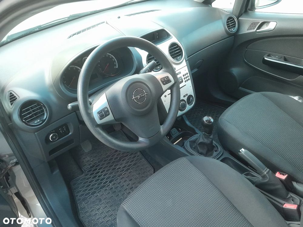 Opel Corsa - 11
